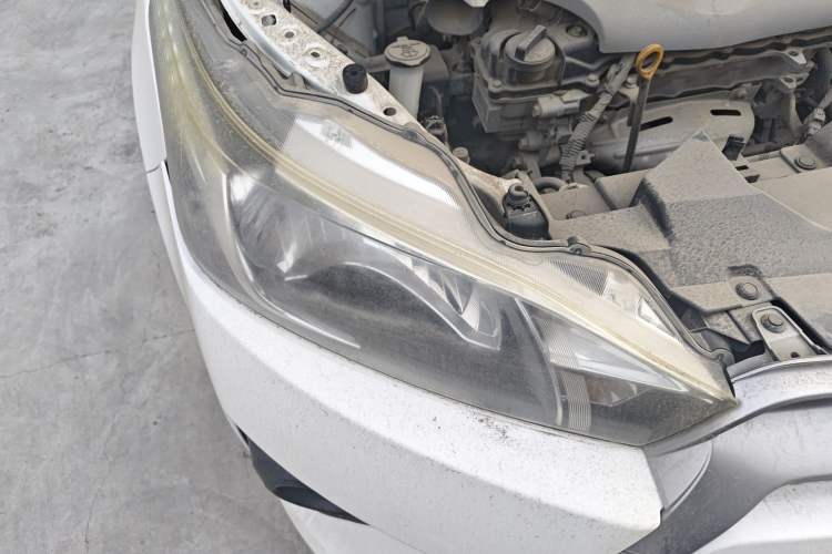 Used Toyota YARiS L Zhi Xuan 2015 1.5E Automatic Charm Edition Right Front Headlight