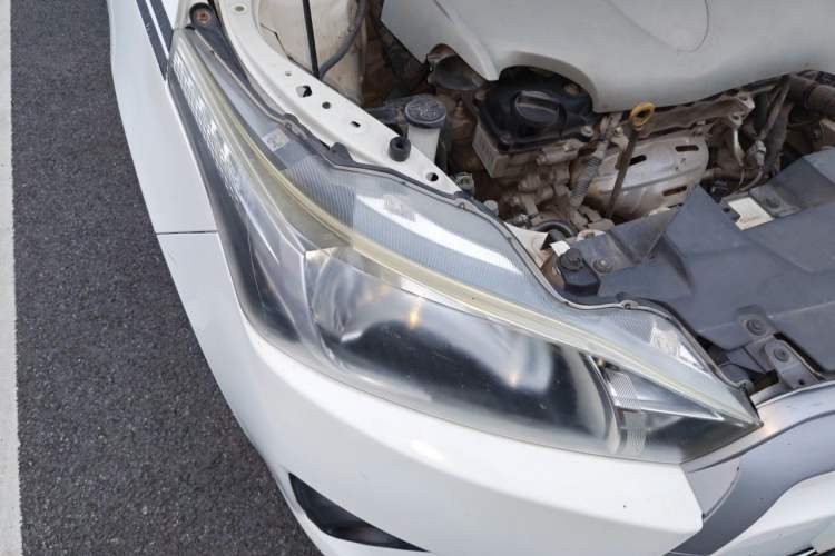 Used Toyota YARiS L Zhi Xuan 2015 1.5E Automatic Charm Edition Right Front Headlight