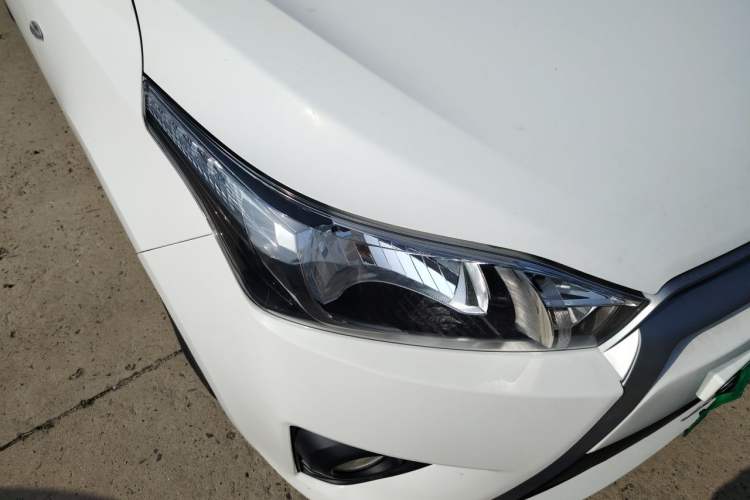 Used Toyota YARiS L Zhi Xuan 2015 1.5G Manual Xuan Dong Sunroof Special Edition Right Front Headlight