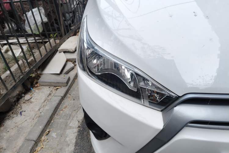 Used Toyota YARiS L Zhi Xuan 2015 1.5E Automatic Charm Edition Right Front Headlight