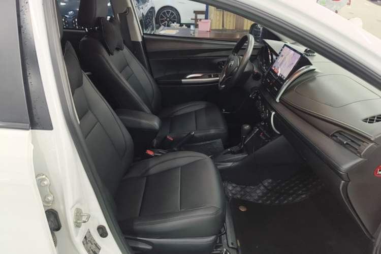 Used Toyota YARiS L Zhi Xuan 2015 1.5E Automatic Charm Edition Right Front Seat