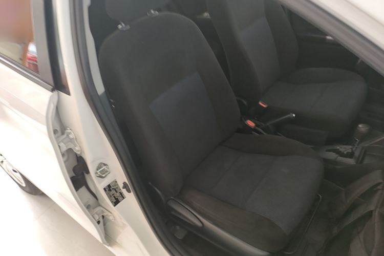 Used Toyota YARiS L Zhi Xuan 2015 1.5E Automatic Charm Edition Right Front Seat