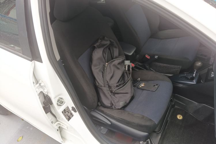 Used Toyota YARiS L Zhi Xuan 2015 1.5E Automatic Charm Edition Right Front Seat
