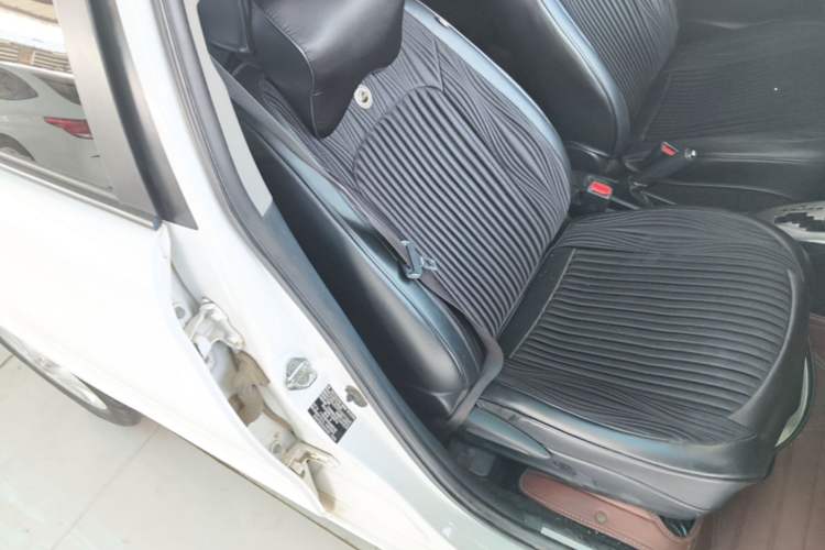 Used Toyota YARiS L Zhi Xuan 2015 1.5E Automatic Charm Edition Right Front Seat