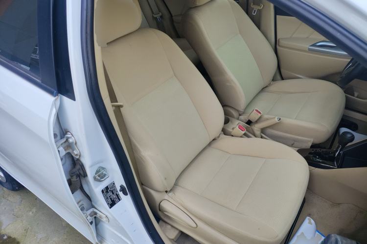Used Toyota YARiS L Zhi Xuan 2015 1.5E Automatic Charm Edition Right Front Seat