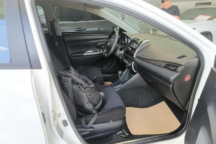 Used Toyota YARiS L Zhi Xuan 2015 1.5E Automatic Charm Edition Right Front Seat