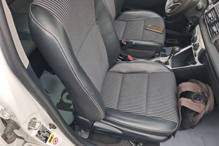 Used Toyota YARiS L Zhi Xuan 2015 1.5G Automatic Xuan Dong Sunroof Special Edition Right Front Seat