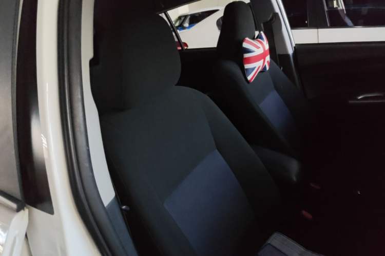 Used Toyota YARiS L Zhi Xuan 2015 1.5E Automatic Charm Edition Right Front Seat