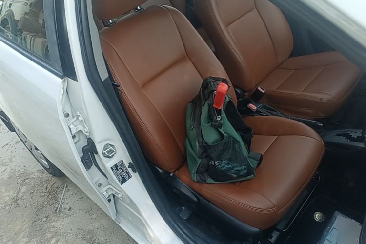 Used Toyota YARiS L Zhi Xuan 2015 1.5E Automatic Charm Edition Right Front Seat