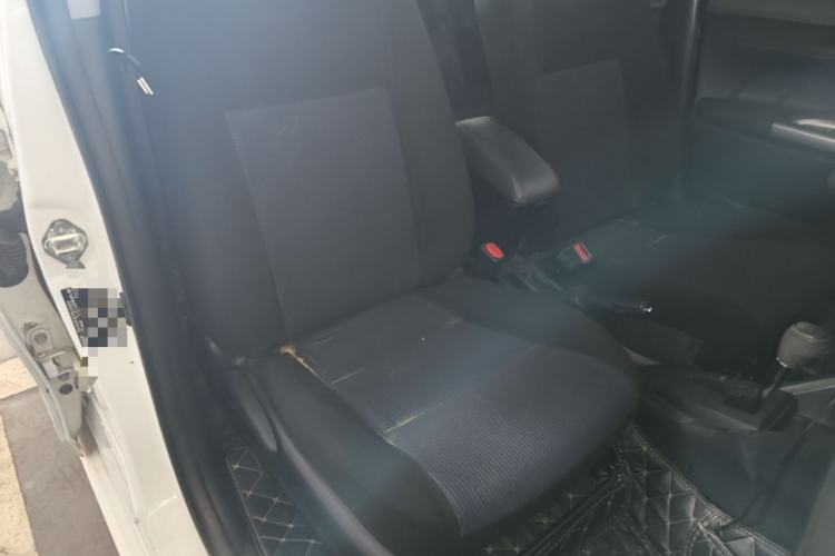 Used Toyota YARiS L Zhi Xuan 2015 1.5E Automatic Charm Edition Right Front Seat