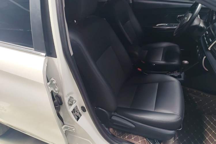 Used Toyota YARiS L Zhi Xuan 2015 1.5E Automatic Charm Edition Right Front Seat
