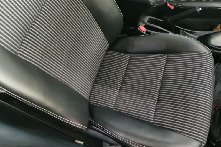 Used Toyota YARiS L Zhi Xuan 2015 1.5G Automatic Xuan Dong Sunroof Special Edition Right Front Seat