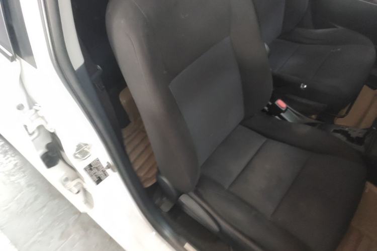 Used Toyota YARiS L Zhi Xuan 2015 1.5E Automatic Charm Edition Right Front Seat