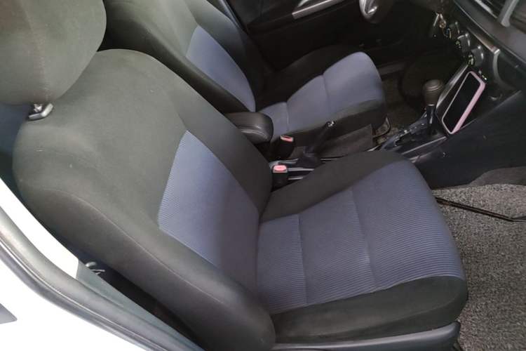 Used Toyota YARiS L Zhi Xuan 2015 1.5E Automatic Charm Edition Right Front Seat