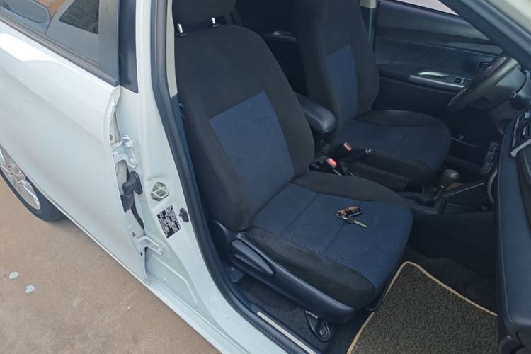 Used Toyota YARiS L Zhi Xuan 2015 1.5E Automatic Charm Edition Right Front Seat