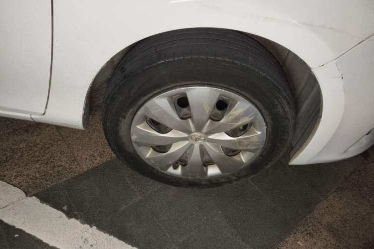 Used Toyota YARiS L Zhi Xuan 2015 1.5E Automatic Charm Edition Right Front Wheel Hub