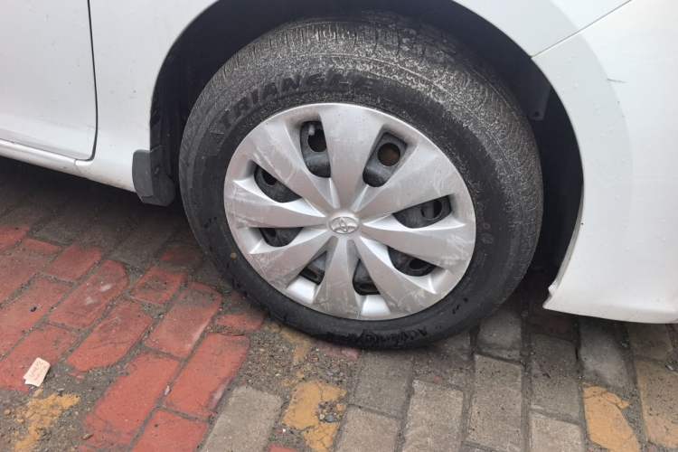Used Toyota YARiS L Zhi Xuan 2015 1.5E Automatic Charm Edition Right Front Wheel Hub