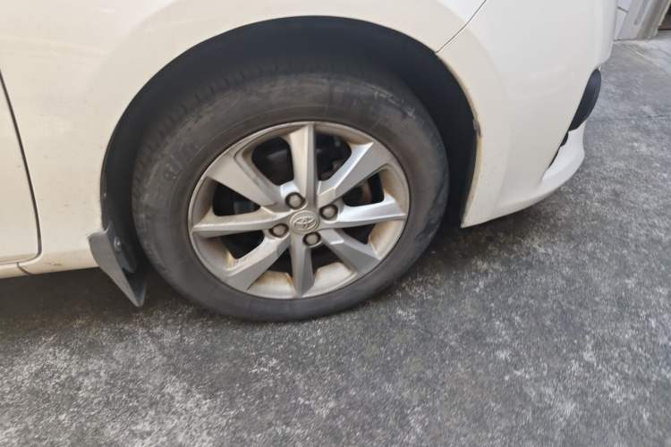 Used Toyota YARiS L Zhi Xuan 2015 1.5G Automatic Xuan Dong Sunroof Special Edition Right Front Wheel Hub