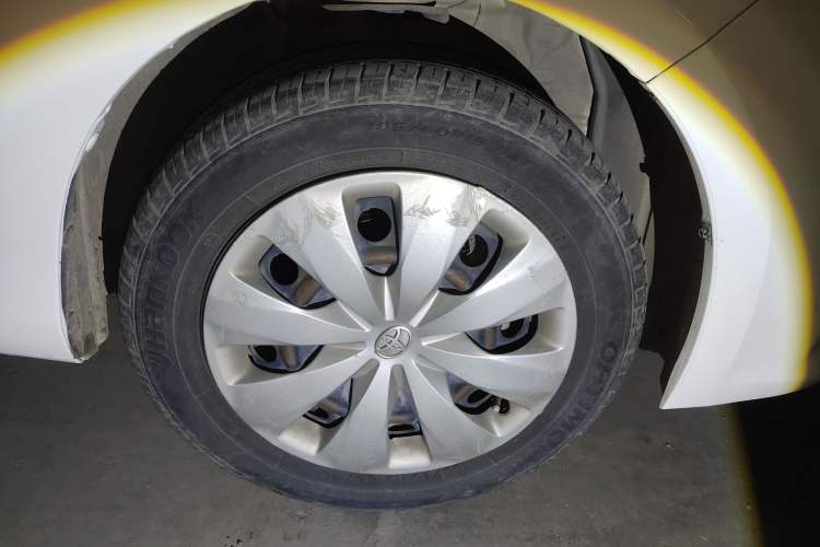 Used Toyota YARiS L Zhi Xuan 2015 1.5E Automatic Charm Edition Right Front Wheel Hub