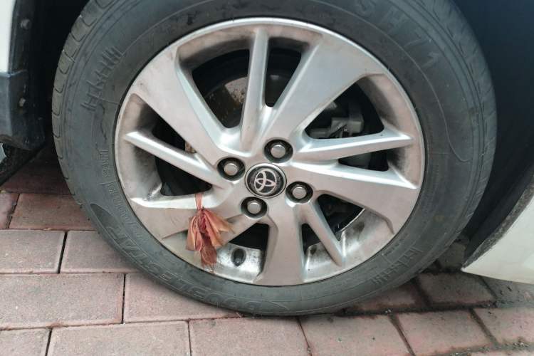 Used Toyota YARiS L Zhi Xuan 2015 1.5E Automatic Charm Edition Right Front Wheel Hub