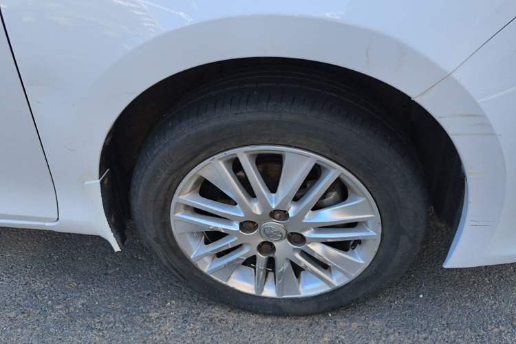 Used Toyota YARiS L Zhi Xuan 2015 1.5E Automatic Charm Edition Right Front Wheel Hub