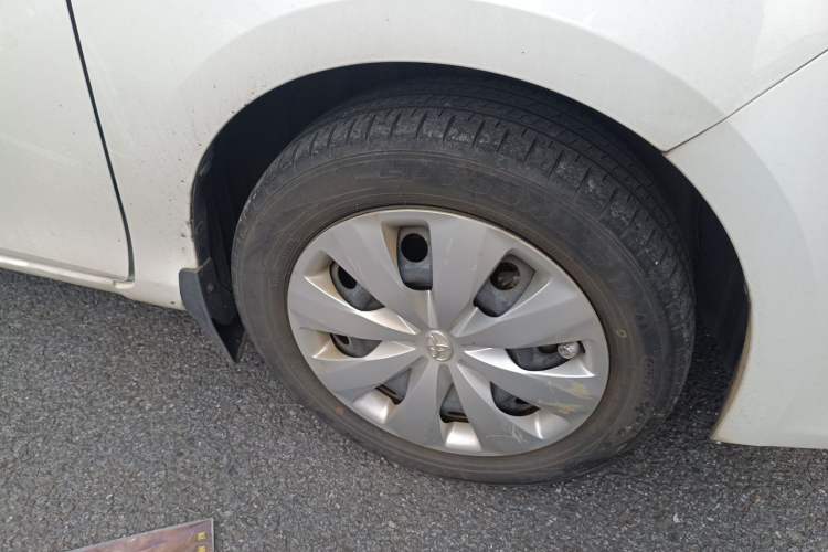 Used Toyota YARiS L Zhi Xuan 2015 1.5E Automatic Charm Edition Right Front Wheel Hub