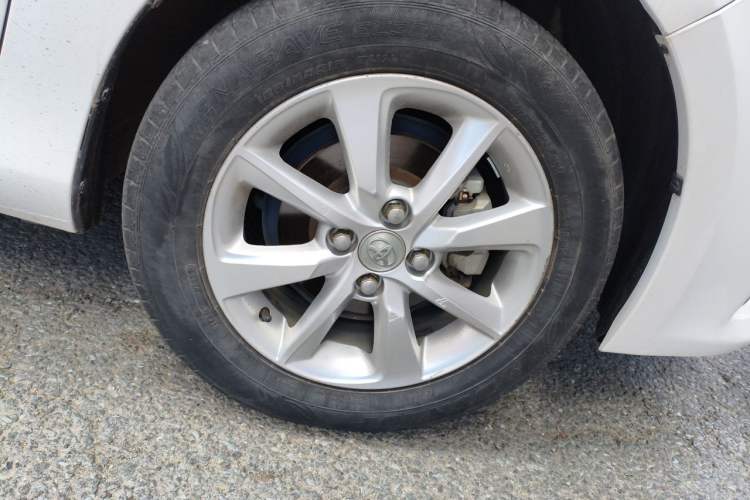 Used Toyota YARiS L Zhi Xuan 2015 1.5E Automatic Charm Edition Right Front Wheel Hub