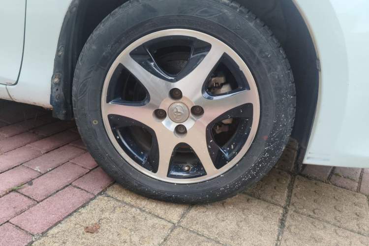 Used Toyota YARiS L Zhi Xuan 2015 1.5E Automatic Charm Edition Right Front Wheel Hub