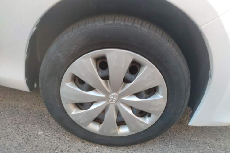 Used Toyota YARiS L Zhi Xuan 2015 1.5E Automatic Charm Edition Right Front Wheel Hub