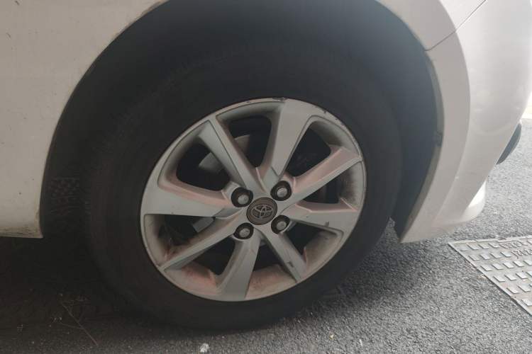 Used Toyota YARiS L Zhi Xuan 2015 1.5E Automatic Charm Edition Right Front Wheel Hub