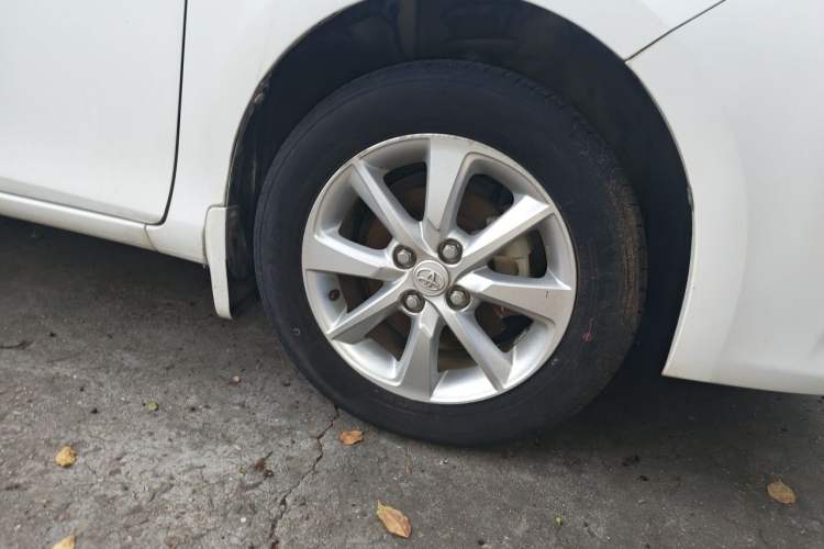 Used Toyota YARiS L Zhi Xuan 2015 1.5G Automatic Xuan Dong Sunroof Special Edition Right Front Wheel Hub