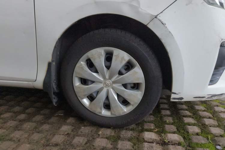 Used Toyota YARiS L Zhi Xuan 2015 1.5E Automatic Charm Edition Right Front Wheel Hub