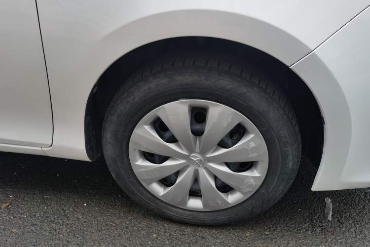 Used Toyota YARiS L Zhi Xuan 2015 1.5E Automatic Charm Edition Right Front Wheel Hub