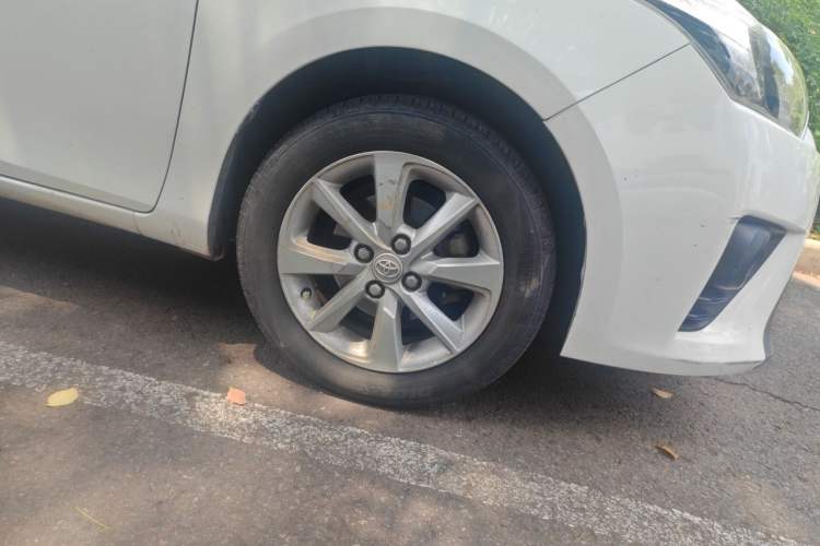 Used Toyota YARiS L Zhi Xuan 2015 1.5G Automatic Xuan Dong Sunroof Special Edition Right Front Wheel Hub