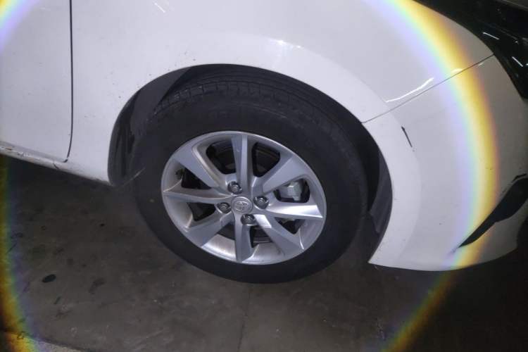 Used Toyota YARiS L Zhi Xuan 2015 1.5G Automatic Xuan Dong Sunroof Special Edition Right Front Wheel Hub