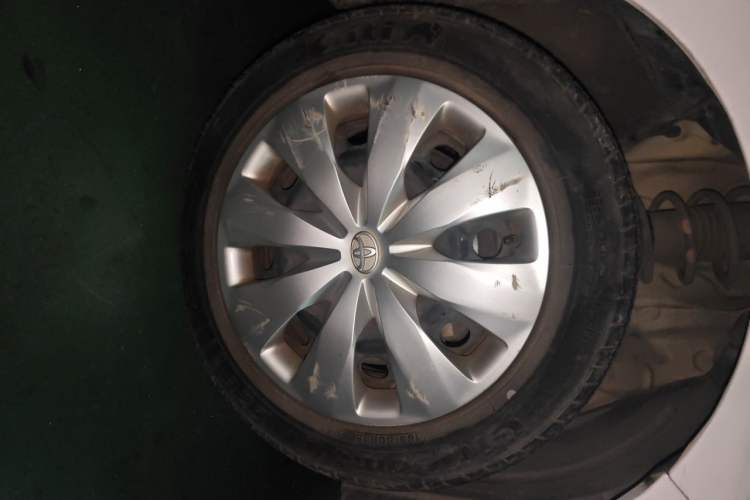 Used Toyota YARiS L Zhi Xuan 2015 1.5E Automatic Charm Edition Right Front Wheel Hub
