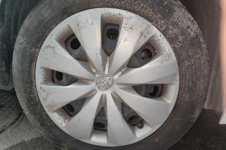 Used Toyota YARiS L Zhi Xuan 2015 1.5E Automatic Charm Edition Right Front Wheel Hub