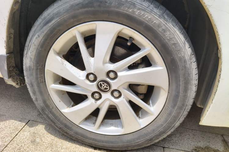 Used Toyota YARiS L Zhi Xuan 2015 1.5E Automatic Charm Edition Right Front Wheel Hub