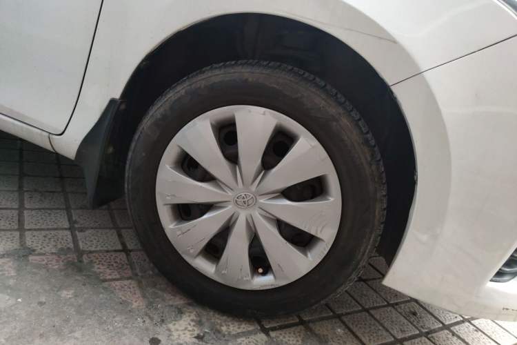 Used Toyota YARiS L Zhi Xuan 2015 1.5E Automatic Charm Edition Right Front Wheel Hub