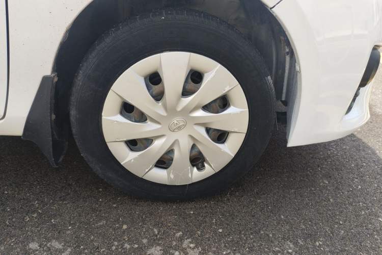 Used Toyota YARiS L Zhi Xuan 2015 1.5E Automatic Charm Edition Right Front Wheel Hub