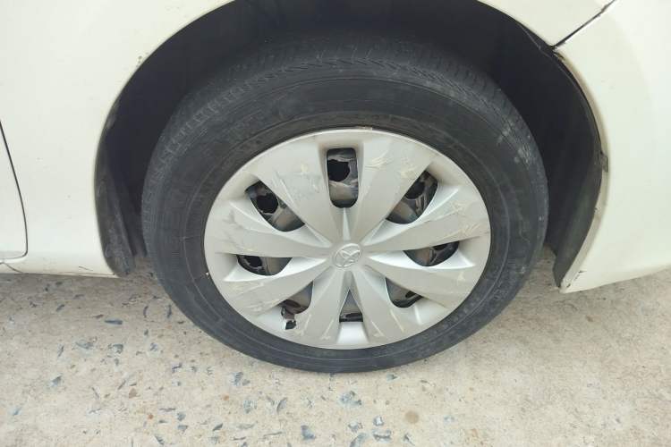 Used Toyota YARiS L Zhi Xuan 2015 1.5E Automatic Charm Edition Right Front Wheel Hub