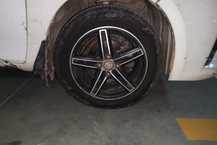 Used Toyota YARiS L Zhi Xuan 2015 1.5E Automatic Charm Edition Right Front Wheel Hub