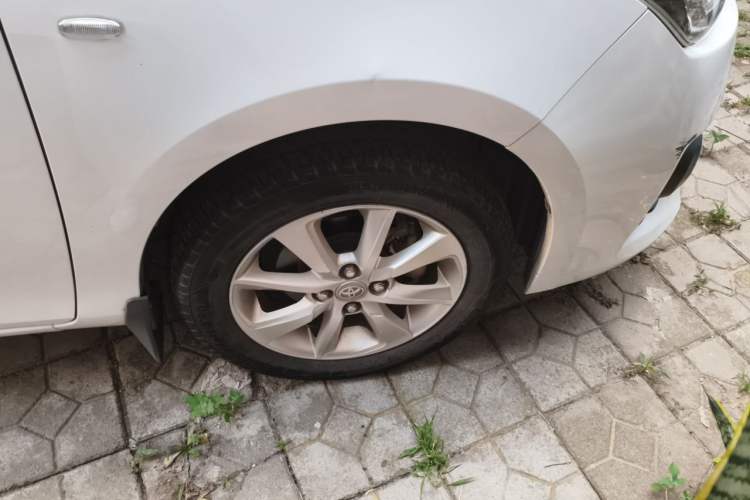Used Toyota YARiS L Zhi Xuan 2015 1.5E Automatic Charm Edition Right Front Wheel Hub