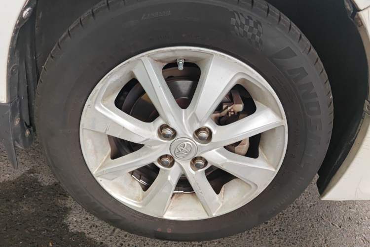 Used Toyota YARiS L Zhi Xuan 2015 1.5E Automatic Charm Edition Right Front Wheel Hub
