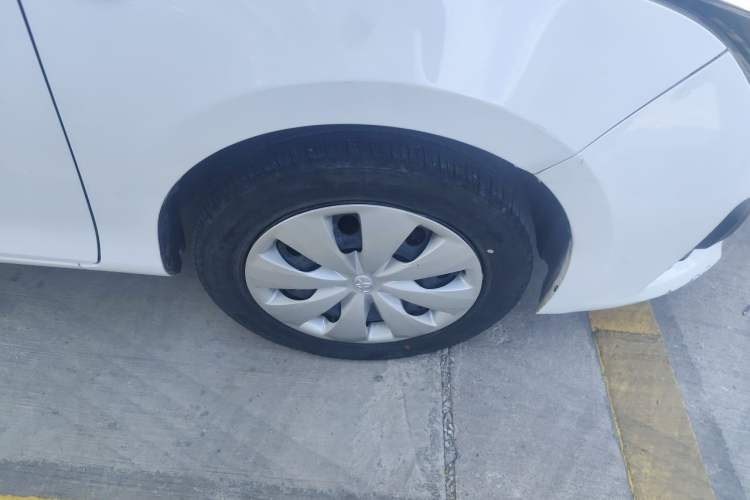 Used Toyota YARiS L Zhi Xuan 2015 1.5E Automatic Charm Edition Right Front Wheel Hub