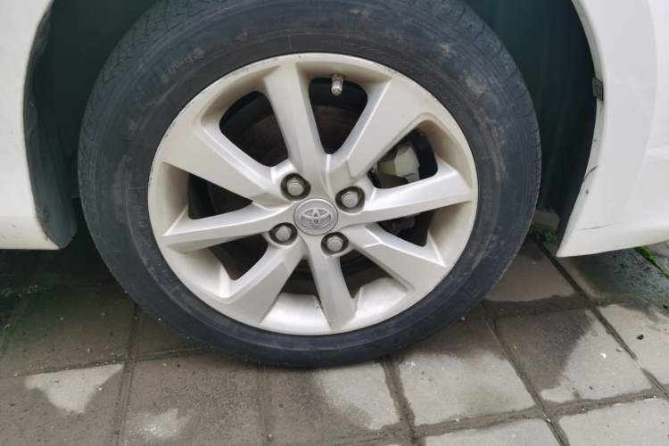 Used Toyota YARiS L Zhi Xuan 2015 1.5E Automatic Charm Edition Right Front Wheel Hub
