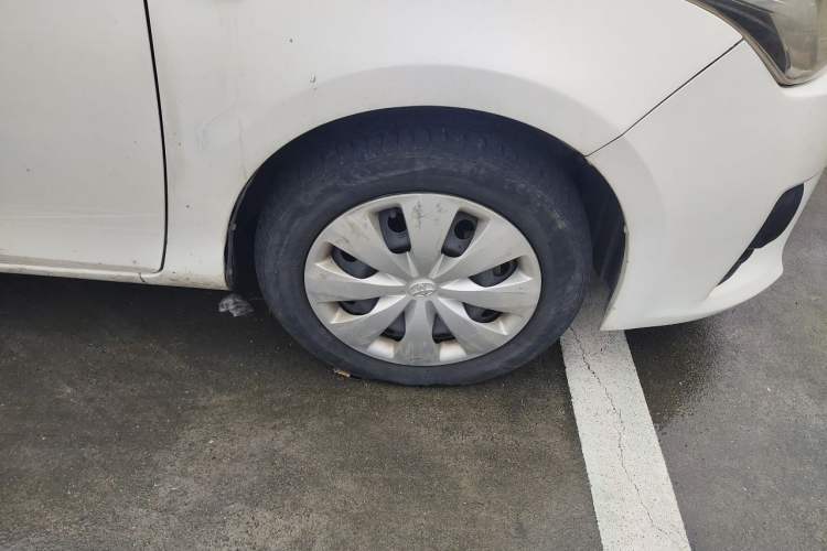 Used Toyota YARiS L Zhi Xuan 2015 1.5E Automatic Charm Edition Right Front Wheel Hub