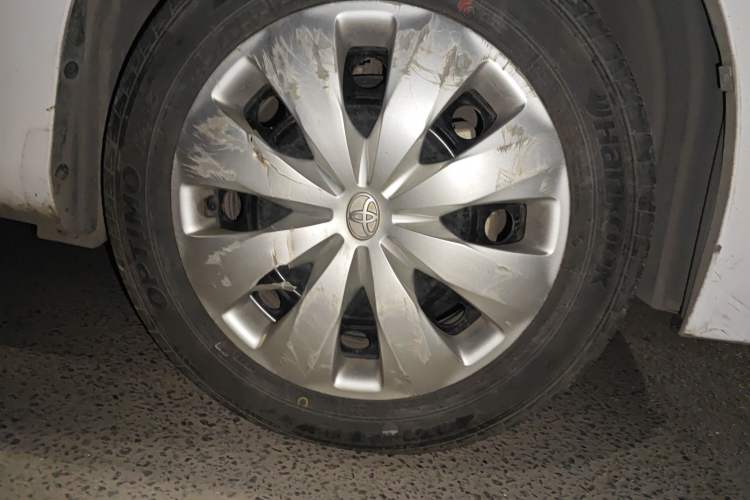 Used Toyota YARiS L Zhi Xuan 2015 1.5E Automatic Charm Edition Right Front Wheel Hub