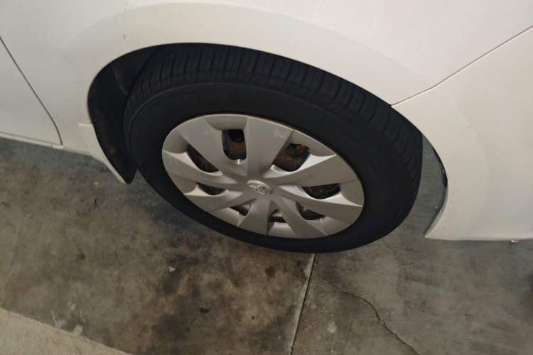 Used Toyota YARiS L Zhi Xuan 2015 1.5E Automatic Charm Edition Right Front Wheel Hub