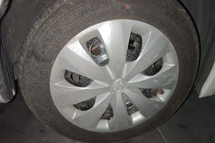 Used Toyota YARiS L Zhi Xuan 2015 1.5E Automatic Charm Edition Right Front Wheel Hub